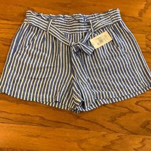 Rewind Size Medium blue and white striped elastic waist shorts